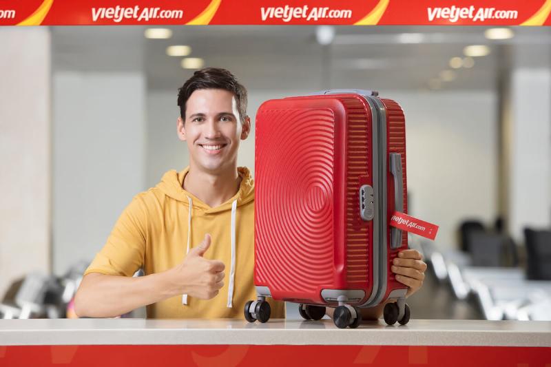 Hình ảnh minh họa quy trình từng bước chọn mua xe đạp cho trẻ, từ việc đo bé, đến thử xe tại cửa hàng, kiểm tra an toàn, và mua phụ kiện